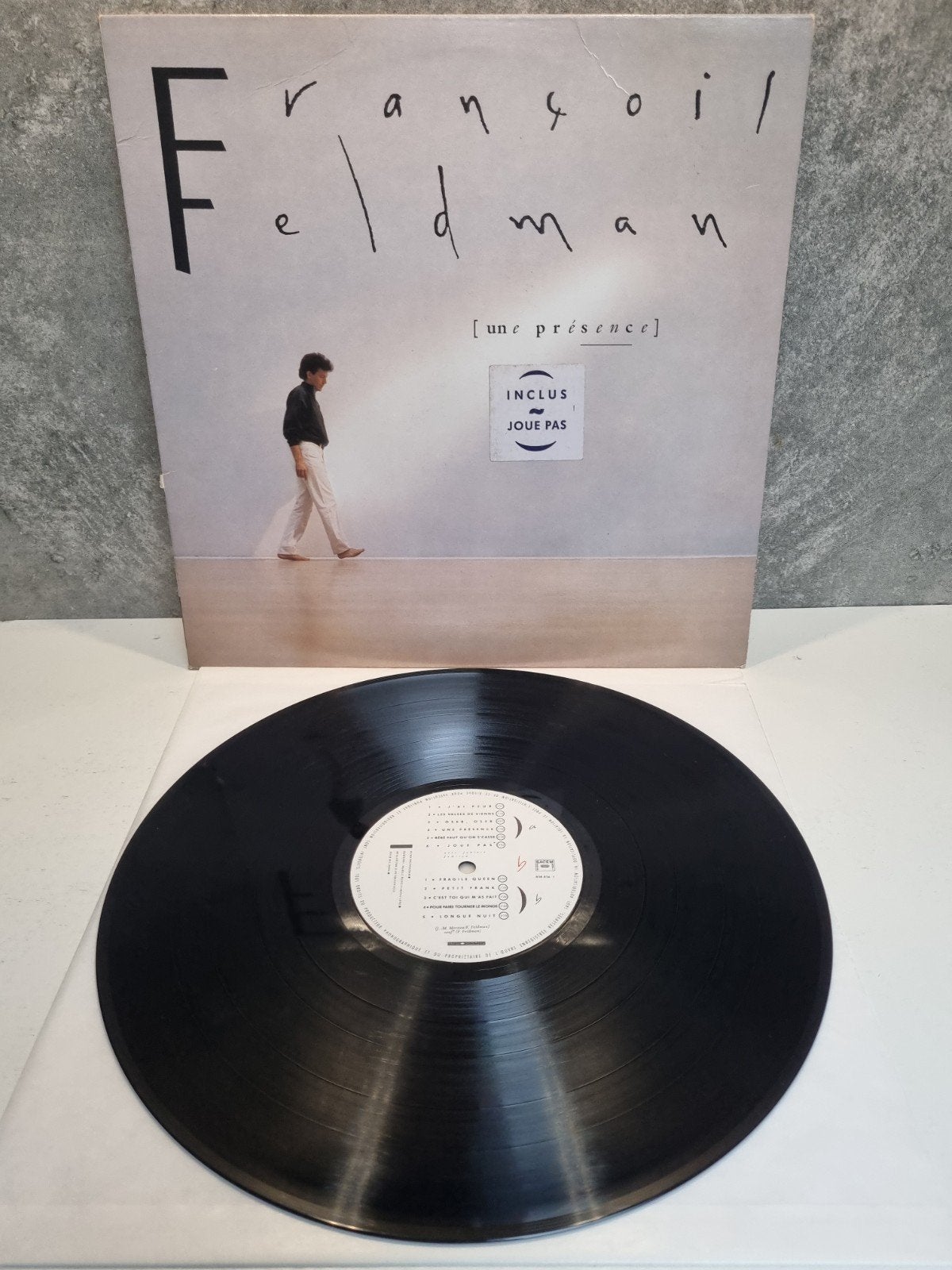 François Feldman Une Présence, Enlèvement ou Envoi