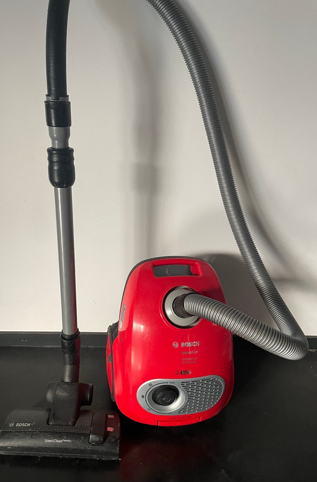 Bosch stofzuiger met stofzak, Elektronische apparatuur, Ophalen, Gebruikt, Stofzak, Bosch