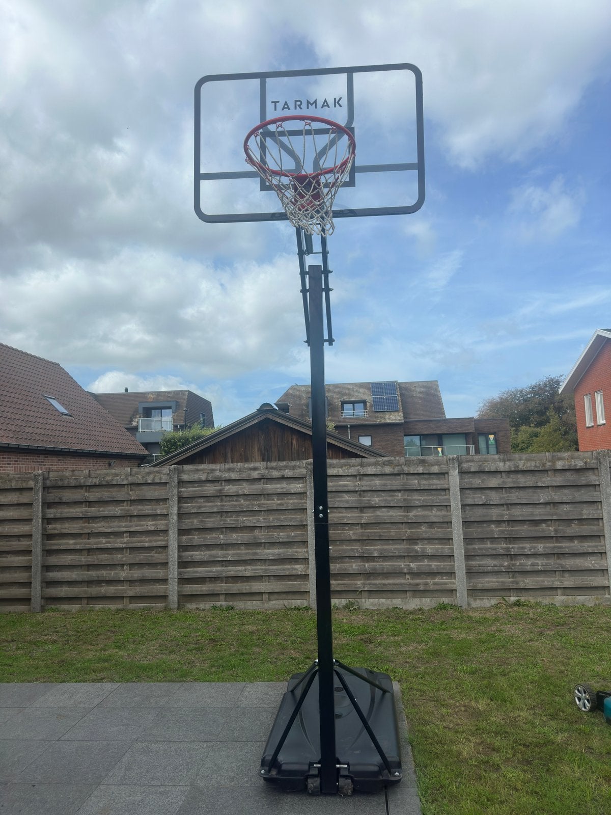 Verstelbare Basketballpaal op voet.  Zo goed als nieuw., Ophalen, Zo goed als nieuw