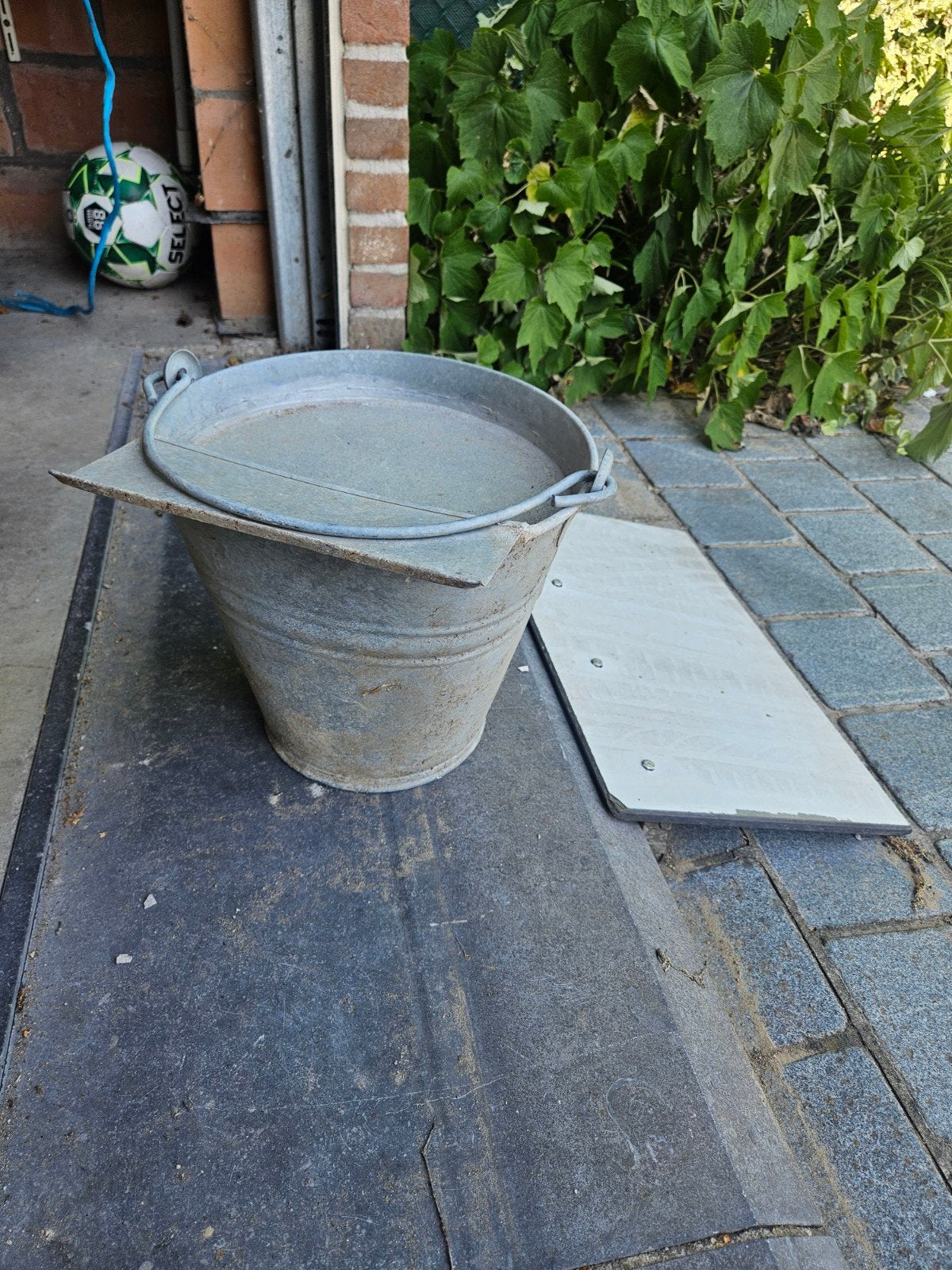 Drinkbak kippen, Ophalen