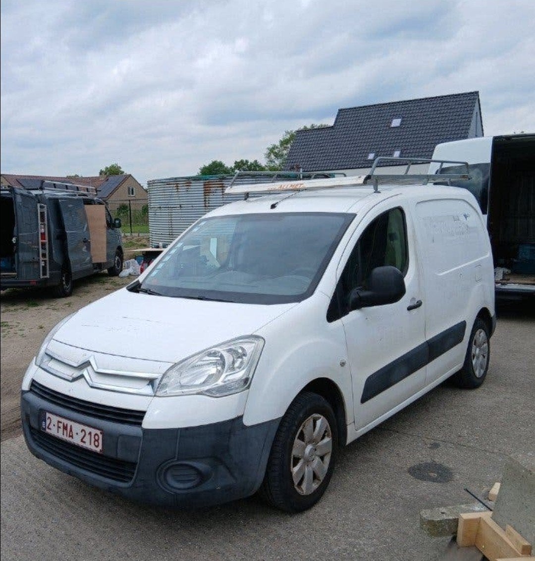 Citroën Berlingo 1.6Hdi (2009)
139000 km
2e eigenaar
Goed on, Auto's, Citroën, Diesel, Particulier, Te koop