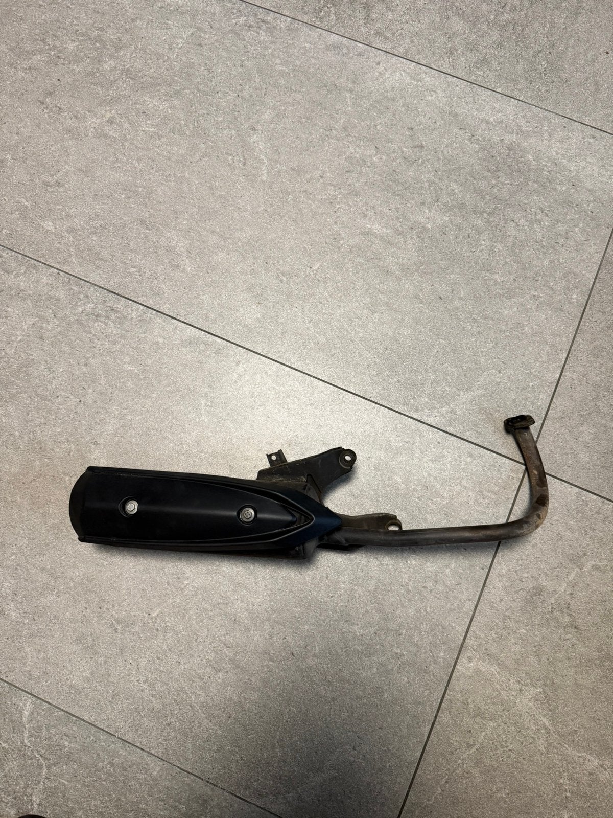 Peugeot kisbee uitlaat, Vélos & Vélomoteurs, Enlèvement, Comme neuf, Pot d'échappement, Peugeot