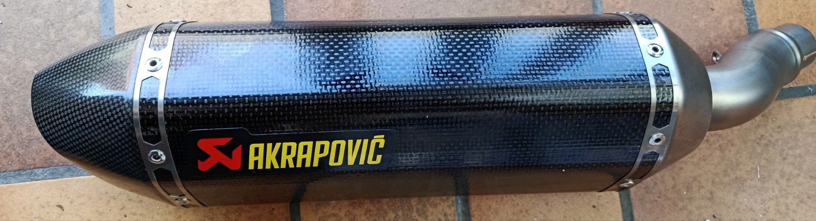 Échappement antidérapant en carbone Akrapovic ORIGINAL — Kaw, Enlèvement ou Envoi, Neuf