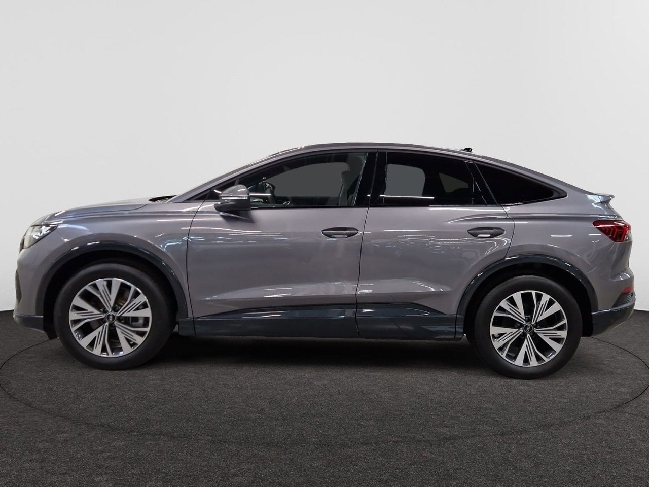 Audi Q4 Sportback e-tron Audi Q4 Sportback Corporate 45 e-tr, Auto's, Automaat, Elektrisch, SUV of Terreinwagen, Zilver of Grijs
