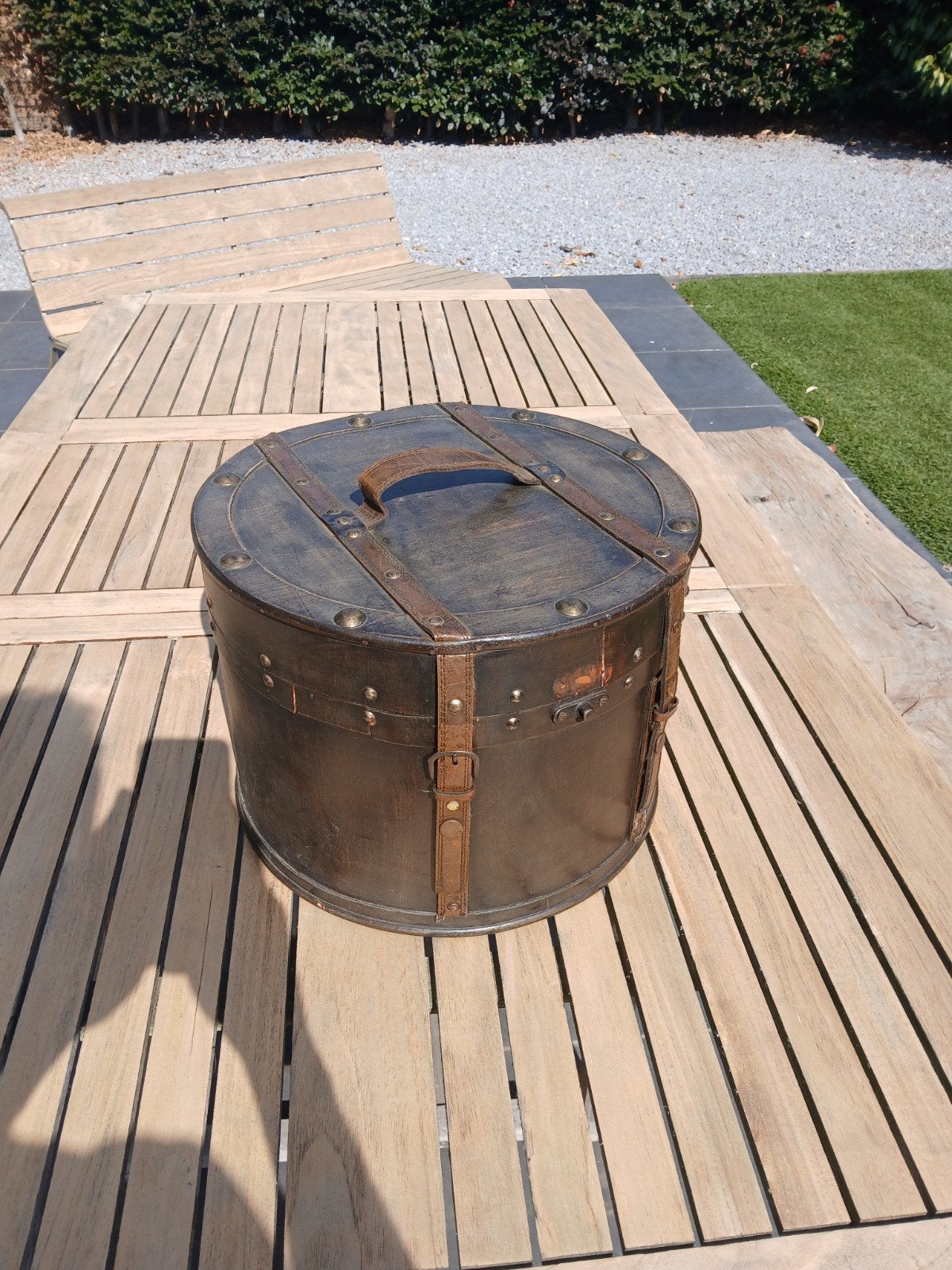 Hoedendoos leder diameter 35 cm hoogte 26 cm., Ophalen