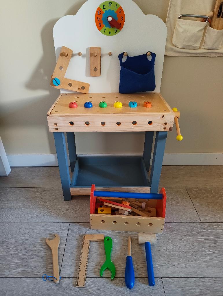 Houten werkbankje, Ophalen, Gebruikt, Meubelstuk of Keukentje