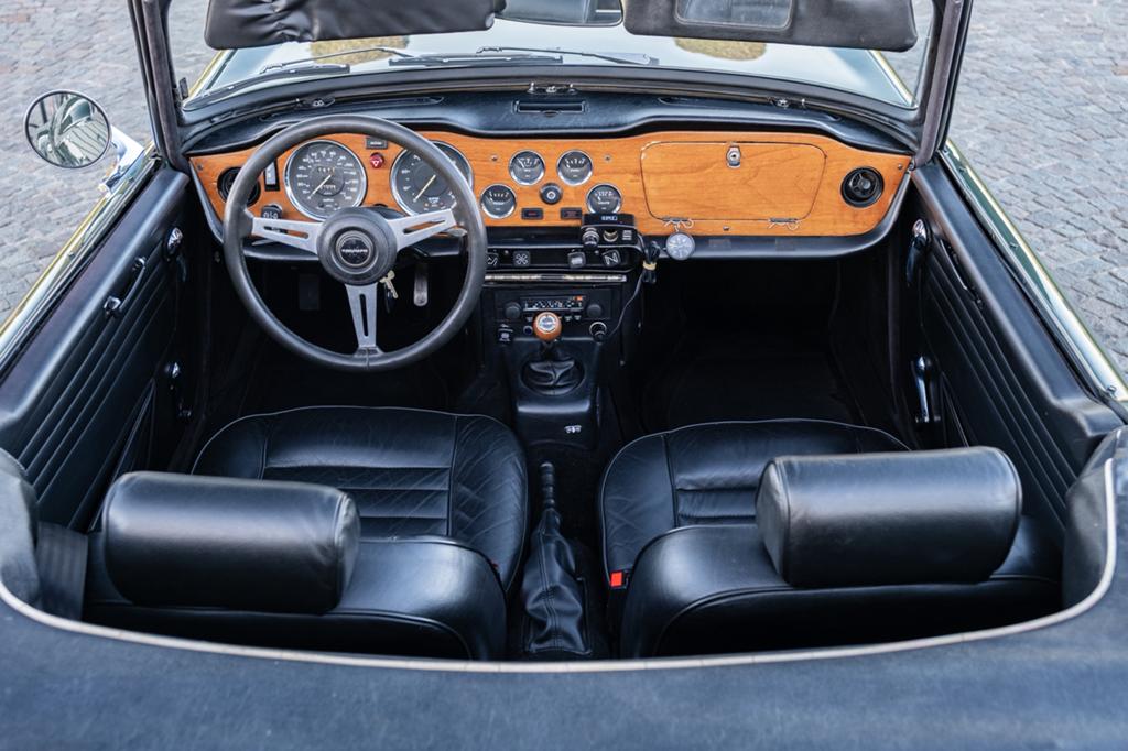 Triumph TR6 - 1973, Auto's, Achterwielaandrijving, Zwart, Cabriolet, Leder