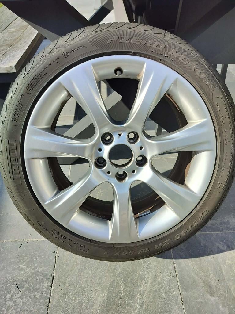 BMW velgen 18 inch 5x120 + 2 goede Pirelli banden, Véhicule de tourisme, Pneus été, Enlèvement, Utilisé