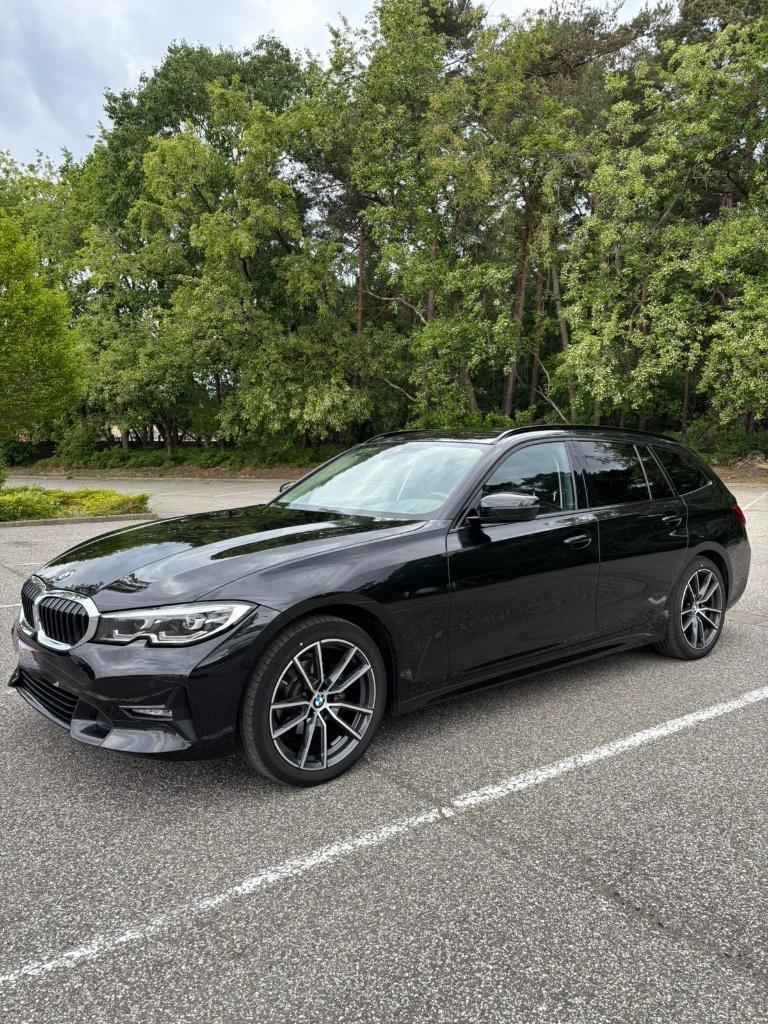 BMW 318i Benzine - Automaat, Autos, Achat, Euro 6, Commande vocale, Noir