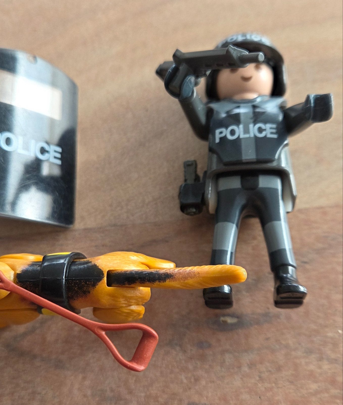 Playmobil speciale operatie, Ophalen