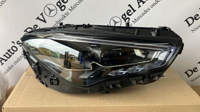 Koplamp rechts van een Mercedes CLA, Auto-onderdelen, Verlichting, Mercedes-Benz, Gebruikt, 3 maanden garantie, Ophalen of Verzenden
