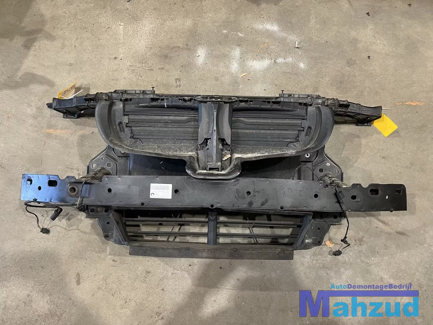 BMW 1 SERIE E87 1.6i voorfront front 2003-2010, Petuelring 130
80788  Munich, DE, Gebruikt, Voor, Info@bmw.de