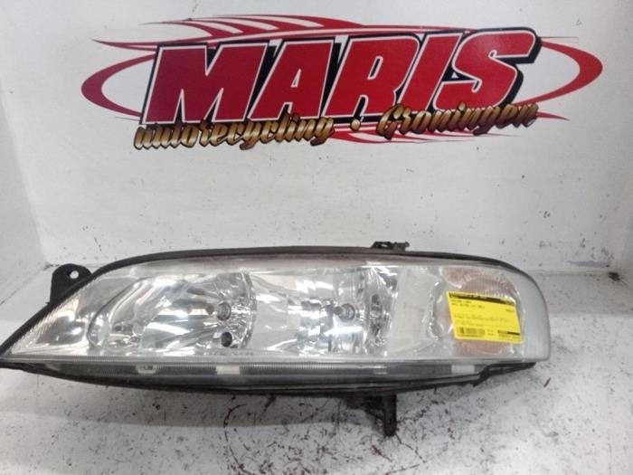 Phare gauche d'un Opel Vectra, -, -, Opel, 3 mois de garantie