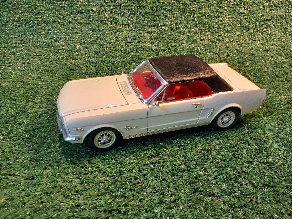 Ford Mustang Mira 1-18 uit 1965, Ophalen of Verzenden, Zo goed als nieuw, Auto, Overige merken