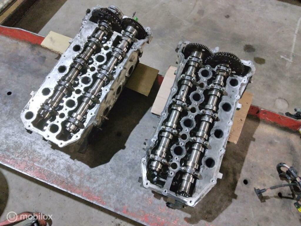 Cilinderkoppen Range Rover 3.6 TDV8 Cilinderkop culasse Kop, Land Rover, Ophalen of Verzenden, Gebruikt, Land Rover