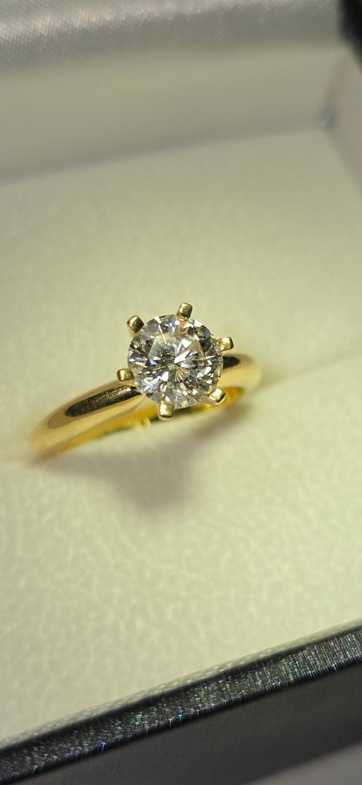 Ring 18 K goud Met mooie natuurlijke diamant 1.25 karaat, Ophalen, Geel, Zo goed als nieuw, 17 tot 18