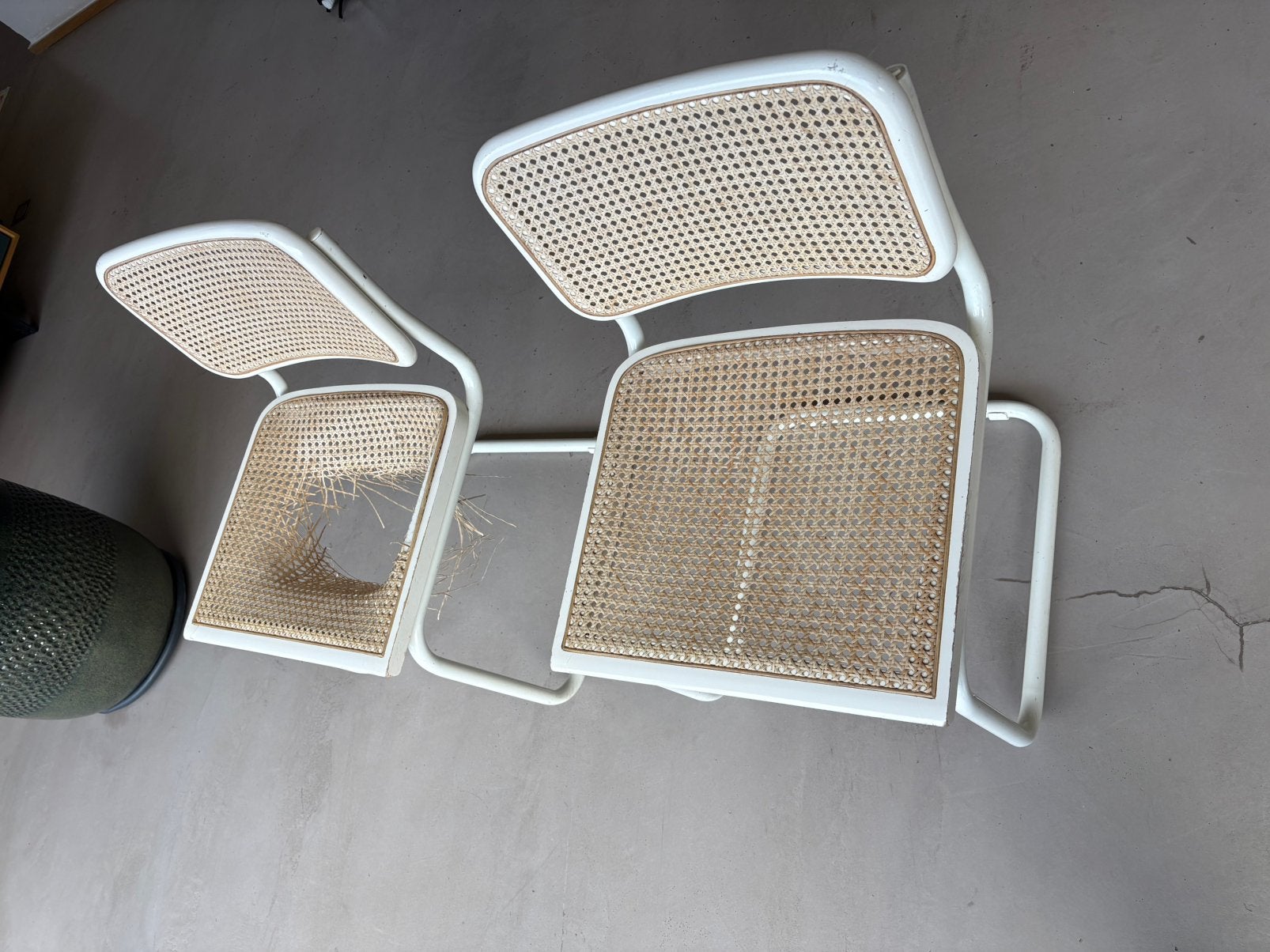 2 Chaises Cesca, Enlèvement