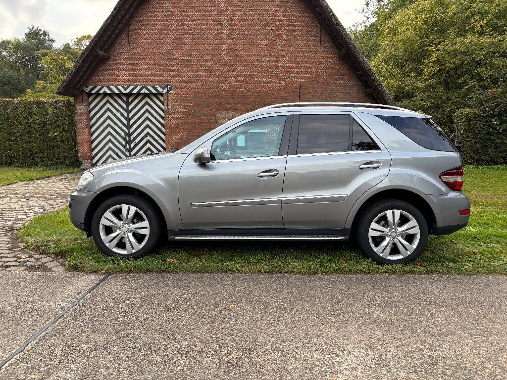 MERCEDES ML 300 CDI - lichte vracht, Auto's, Automaat, Euro 5, Zwart, Alcantara