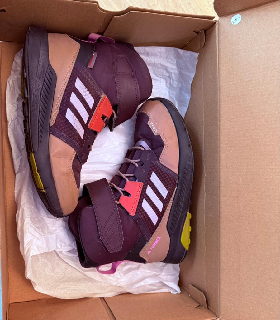 Adidas Terrex taille 35, Kinderen en Baby's, Kinderkleding | Schoenen en Sokken, Gebruikt, Jongen of Meisje, Schoenen, Ophalen of Verzenden