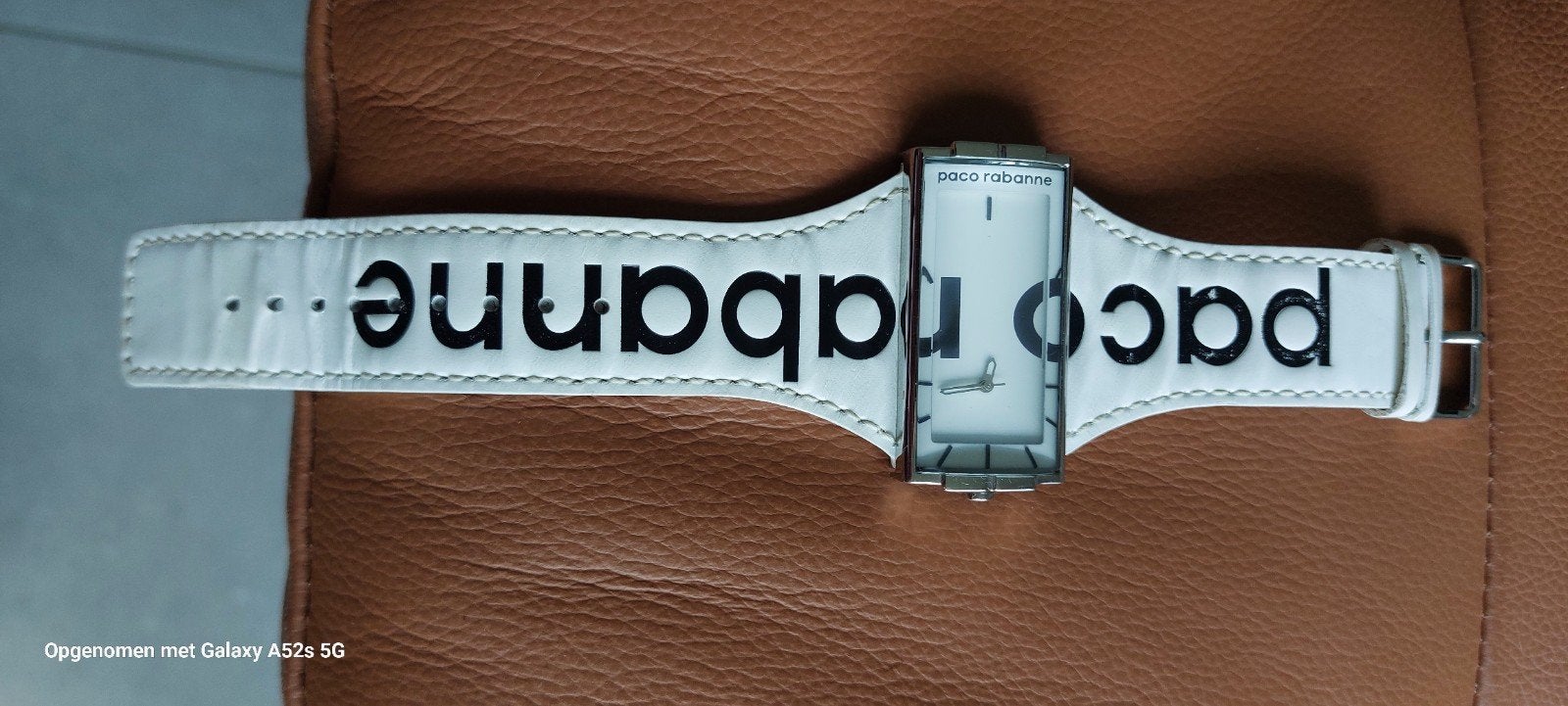 Uurwerk voor vrouwen, Ophalen