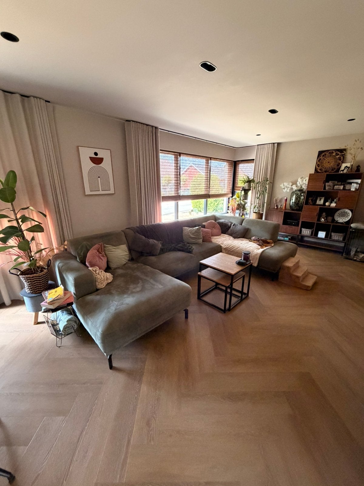 Grote groene suède leefhoek / U-bank incl. poef, Ophalen, Stof
