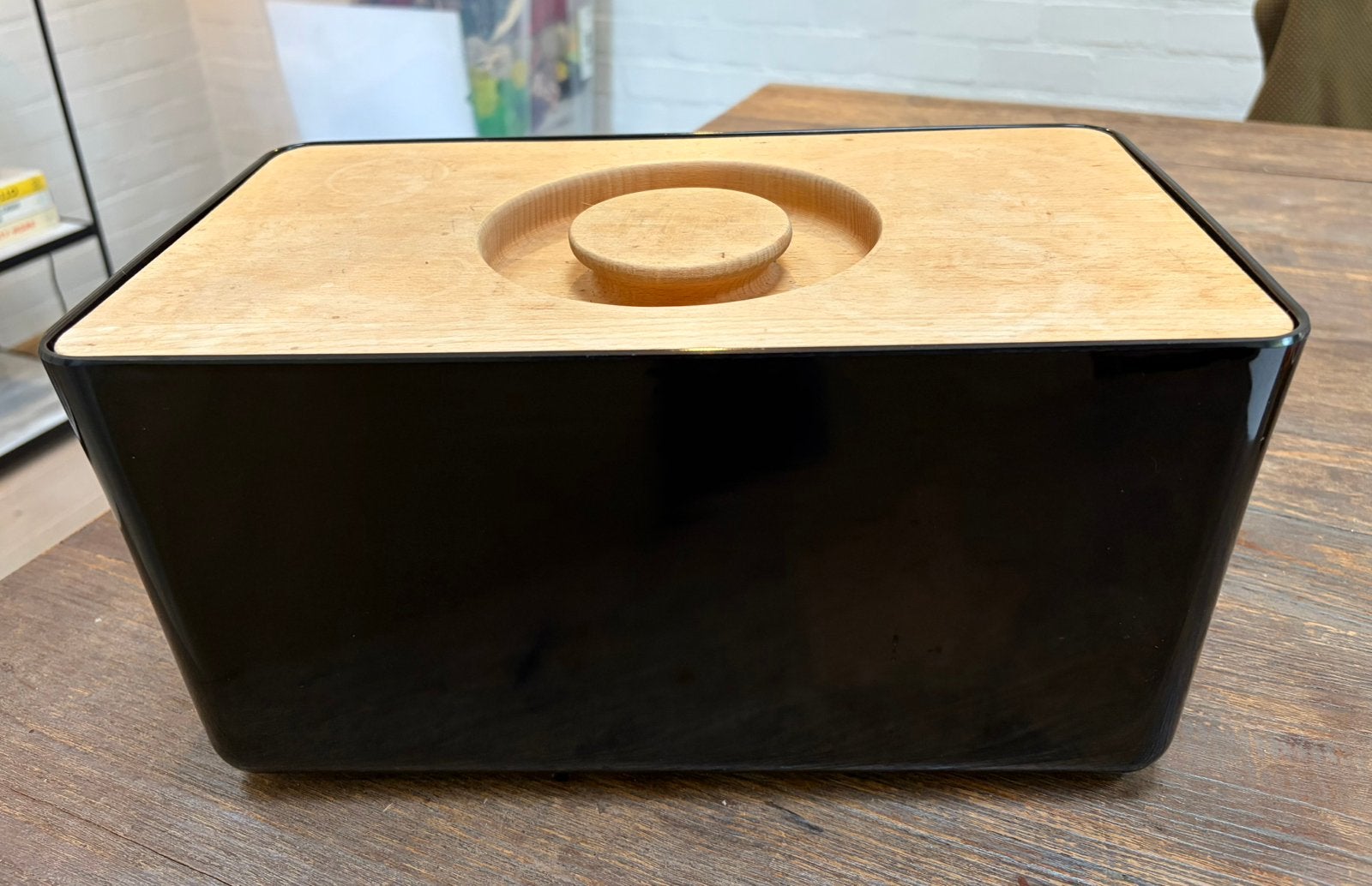 Joseph Joseph broodtrommel – zwart met houten deksel, Hout, Ophalen of Verzenden, Zo goed als nieuw, Zwart