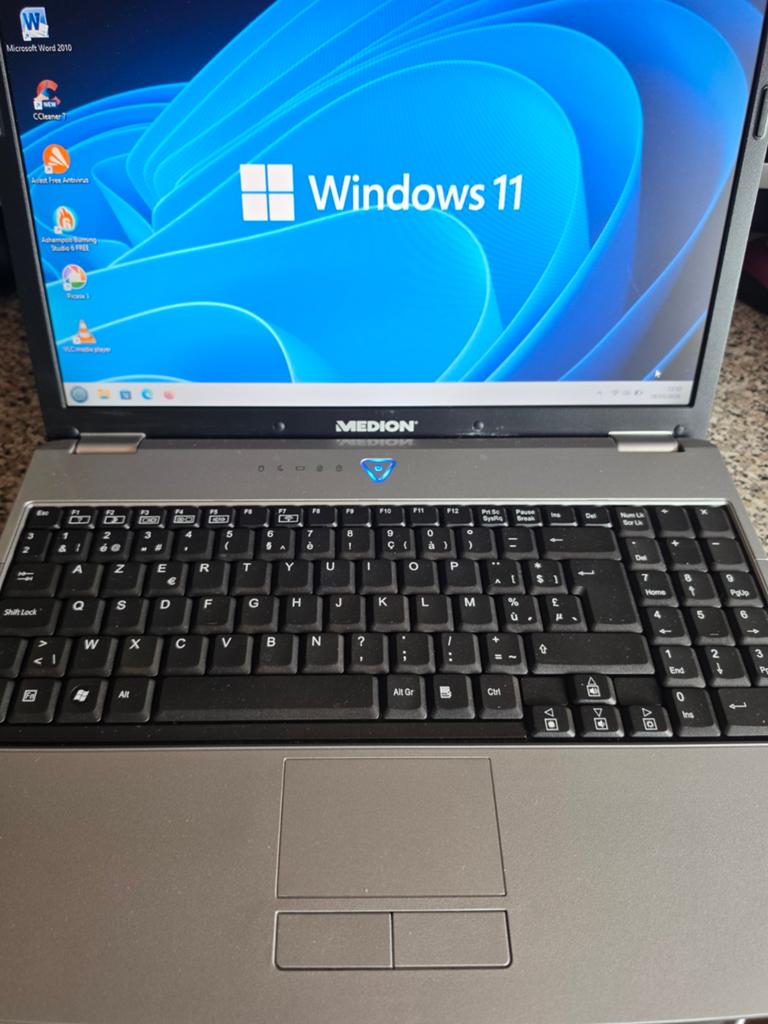 Laptop Medion, Ophalen, 4 GB, SSD