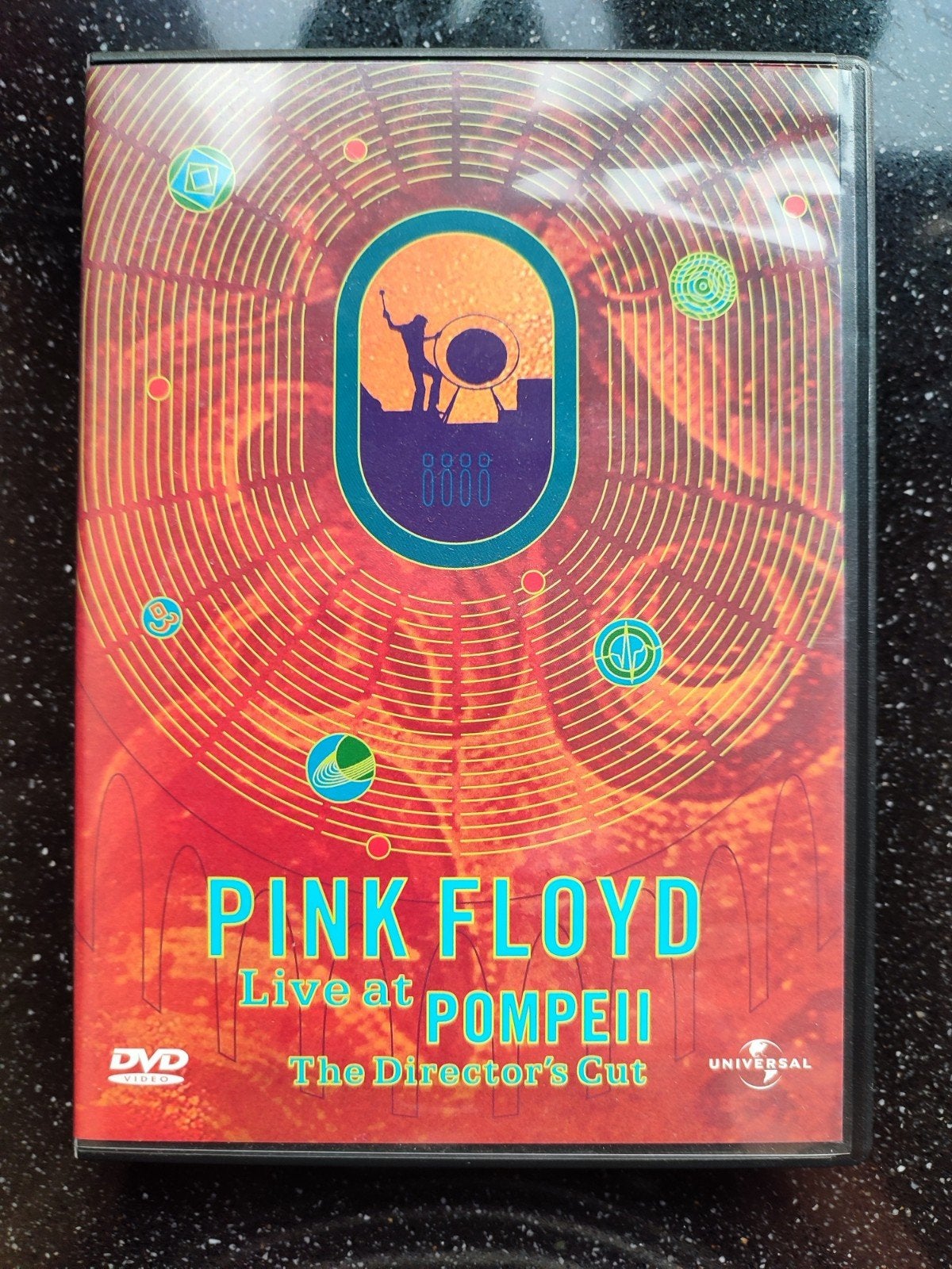 Pink Floyd : en direct à Pompéi : le Director's Cut, Enlèvement