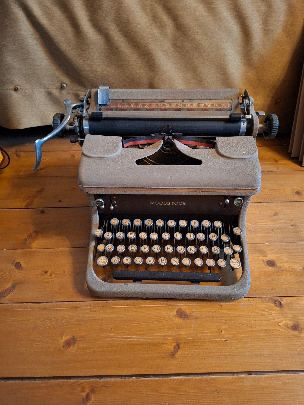 Zeer  oude schrijf  machine, Diversen, Typemachines, Ophalen