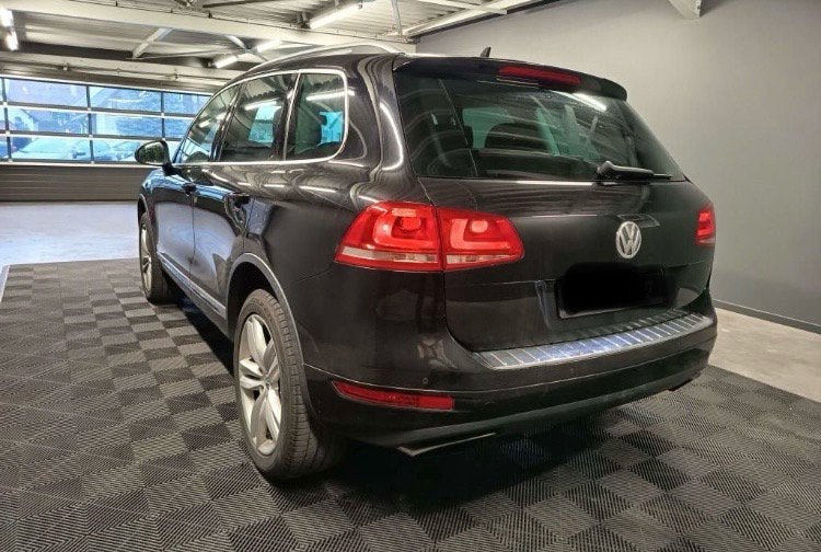 VOLKSWAGEN TOUAREG 3.0 V6 TDI FAP BlueMotion 245 Tiptronic 8, Auto's, Automaat, Dealer onderhouden, Zwart, Particulier
