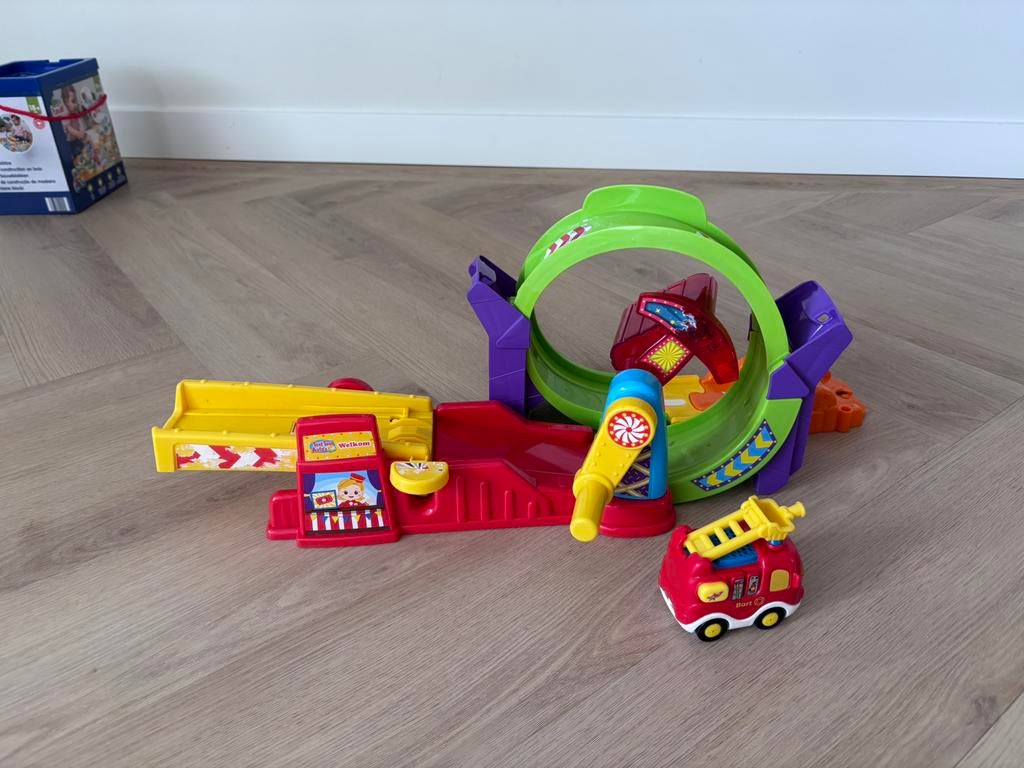 Toet Toet Auto's race en stunt looping, Enlèvement, Utilisé