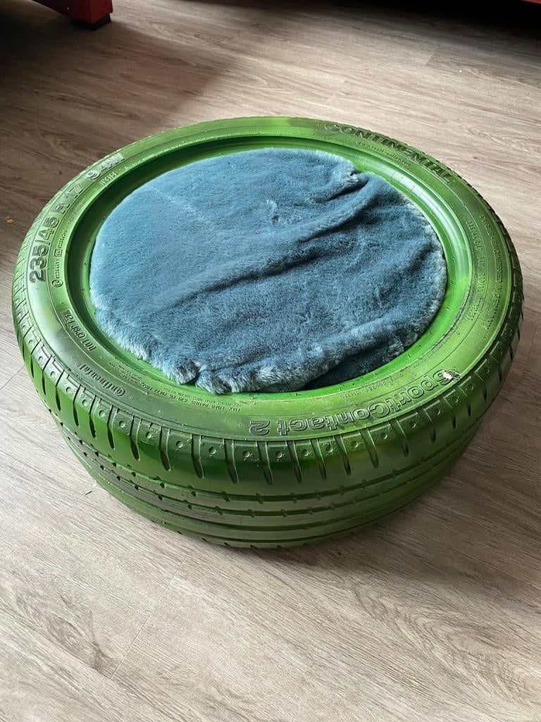 Zitband. Grote autoband met kussen, om op te zitten., Huis en Inrichting, Zitzakken, Zo goed als nieuw, Ophalen