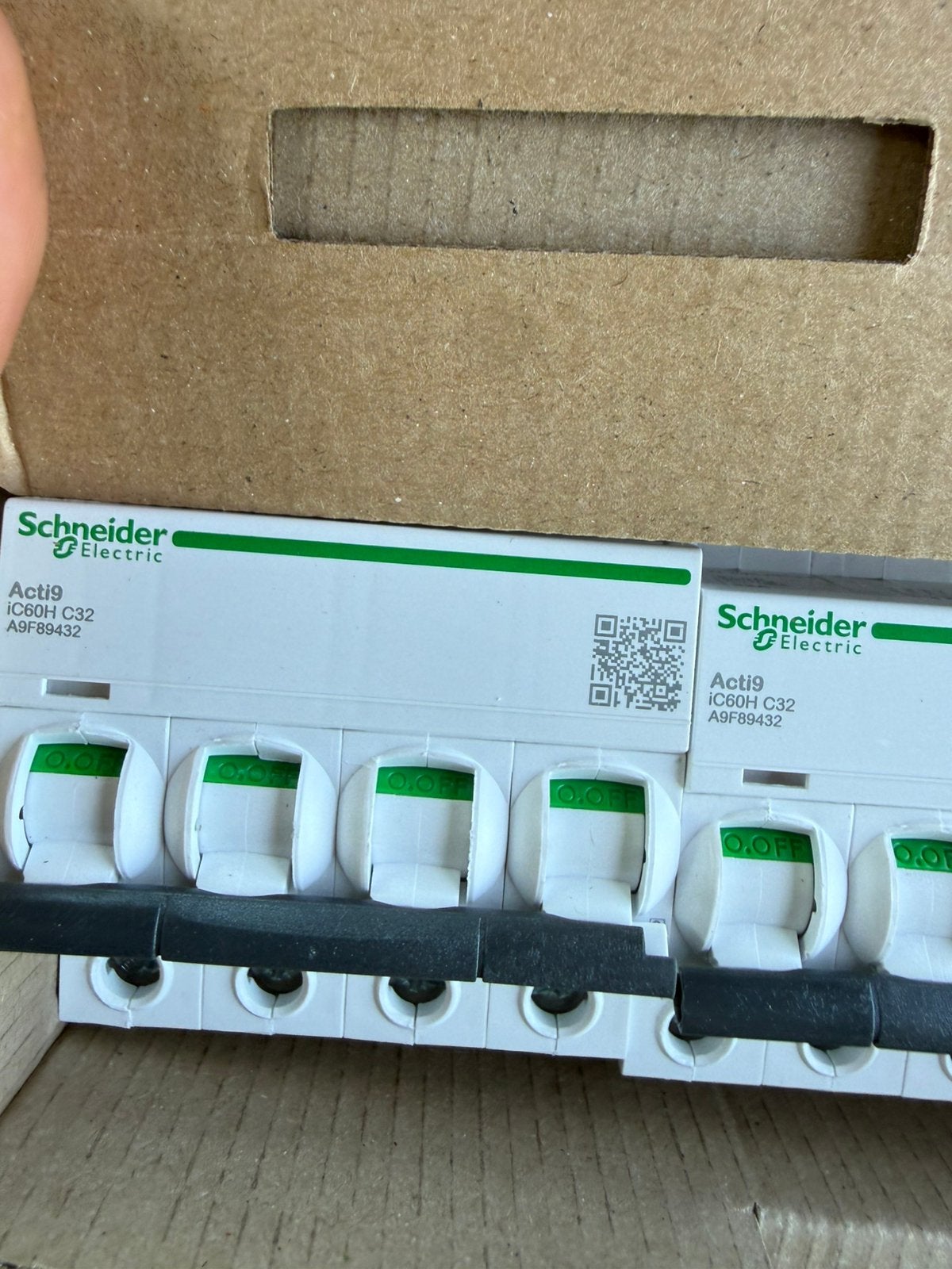 Schneider electric automaat 32A, Bricolage & Construction, Électricité & Câbles, Neuf, Schneider Electric, Enlèvement ou Envoi