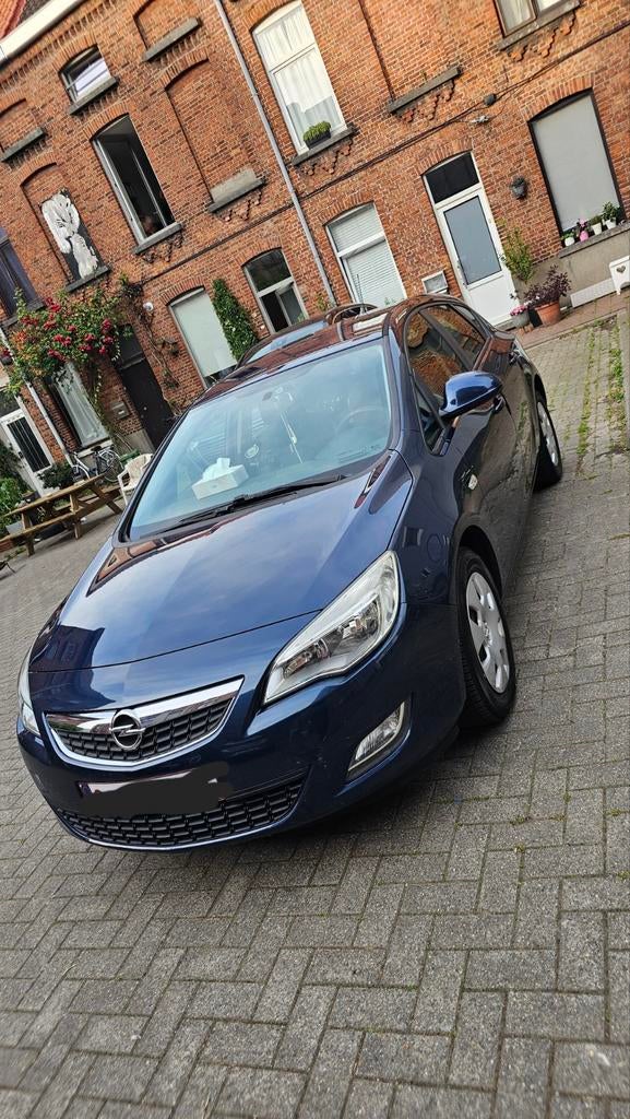 Te koop Opel Astra 1.4 Benzine – Bouwjaar 2010, Auto's, Opel, Particulier, Astra, Achteruitrijcamera, Android Auto, Apple Carplay