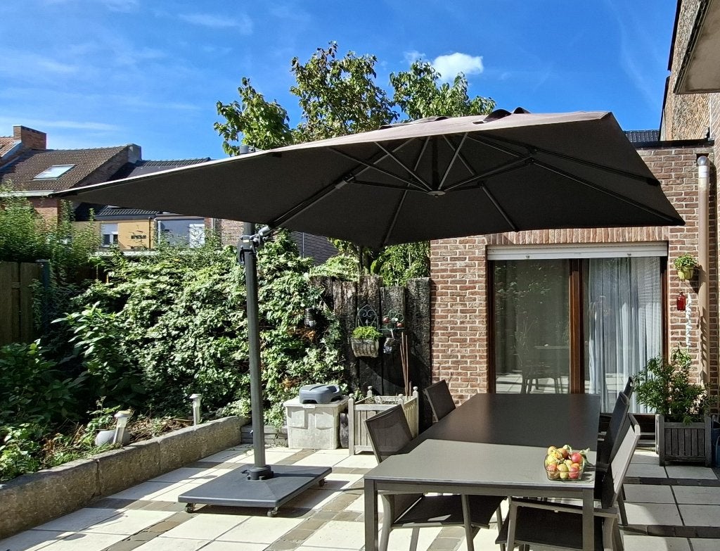 zweefparasol met zware voet op wieltjes, Ophalen, Gebruikt, 2 tot 3 meter, Zweefparasol