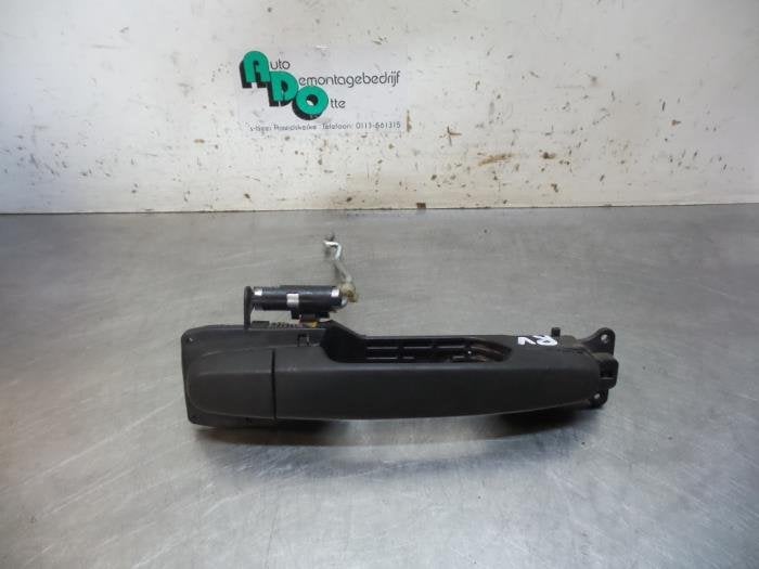 Poignée portière 2portes droite d'un Toyota Auris (Auris 0, -, Toyota, Utilisé, -