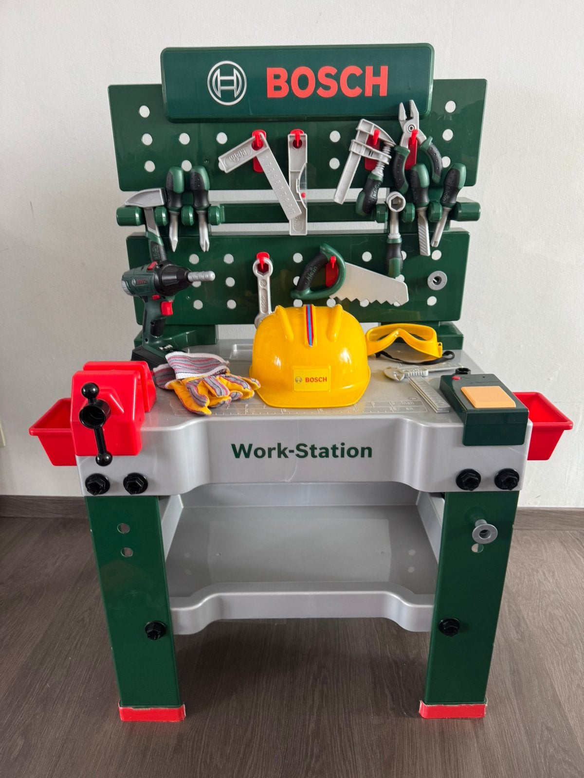 Werkbank Bosch incl gereedschap en bouwpakket, Kinderen en Baby's, Speelgoed | Speeltafels, Ophalen, Zo goed als nieuw