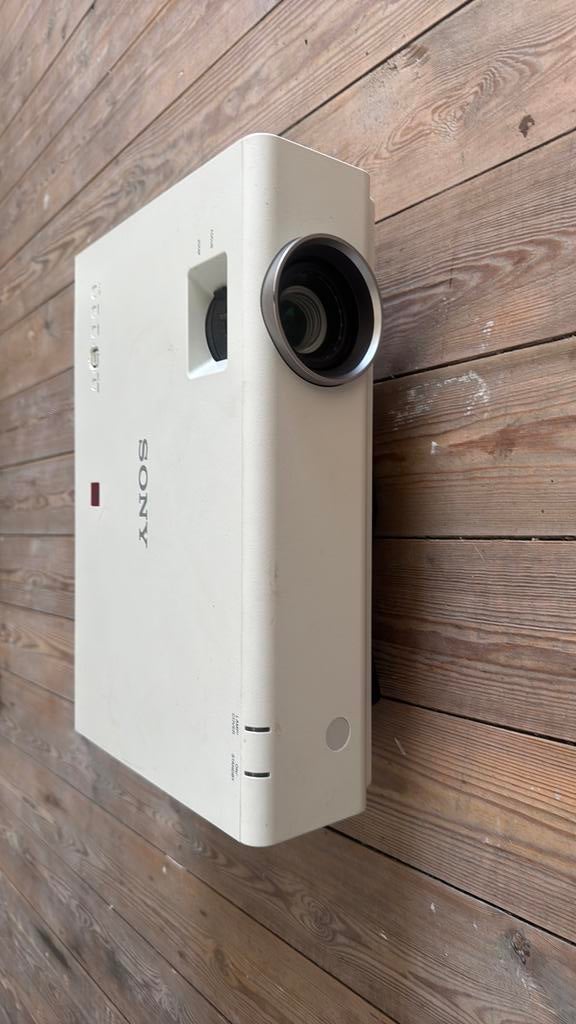 beamer sony, Audio, Tv en Foto, Beamers, Ophalen, Zo goed als nieuw