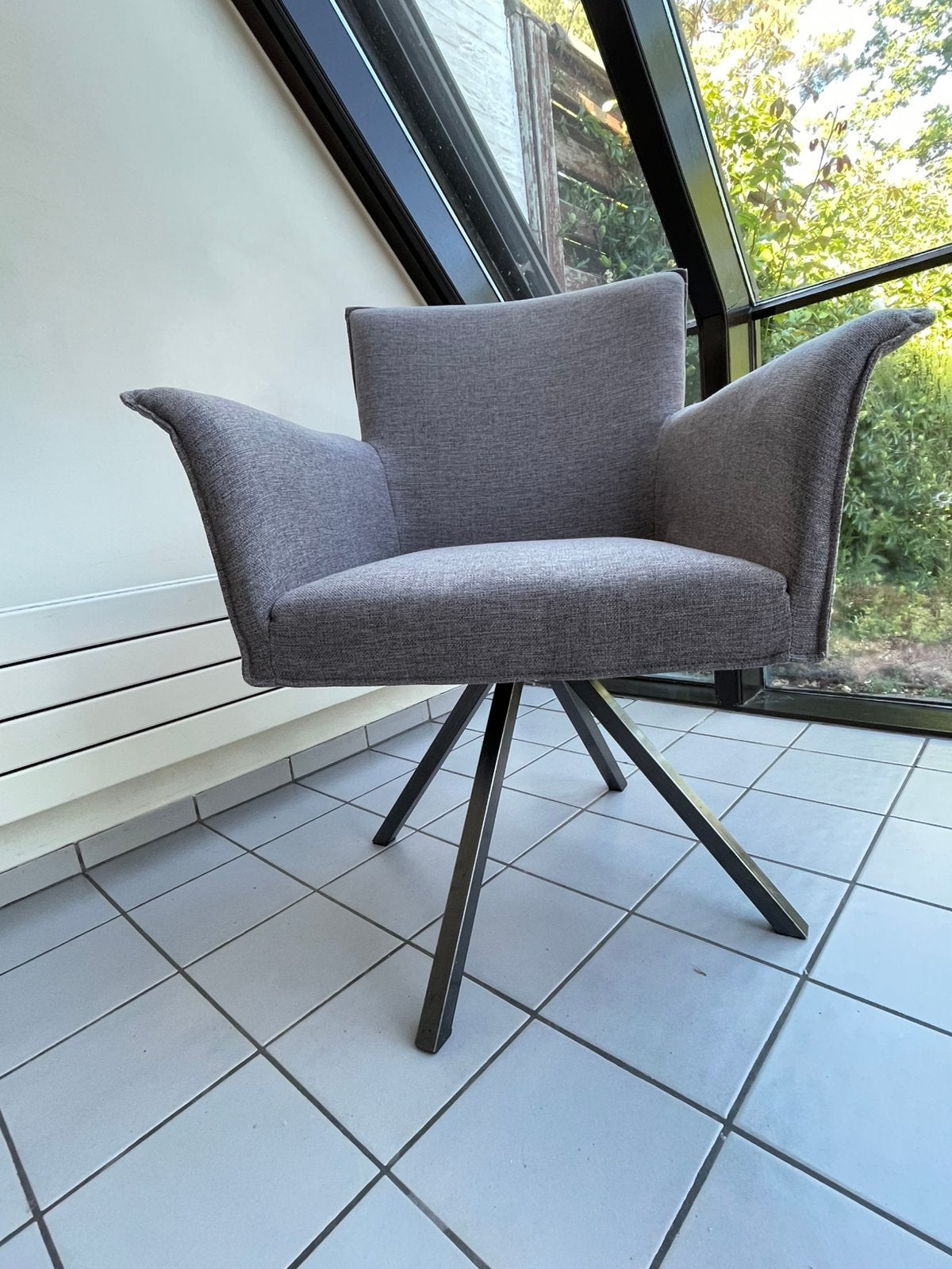 Eigentijdse Design-Draaistoel (Zo goed als nieuw), Maison & Meubles, Chaises, Gris, Comme neuf, Enlèvement, Modern | Design | Eigentijds