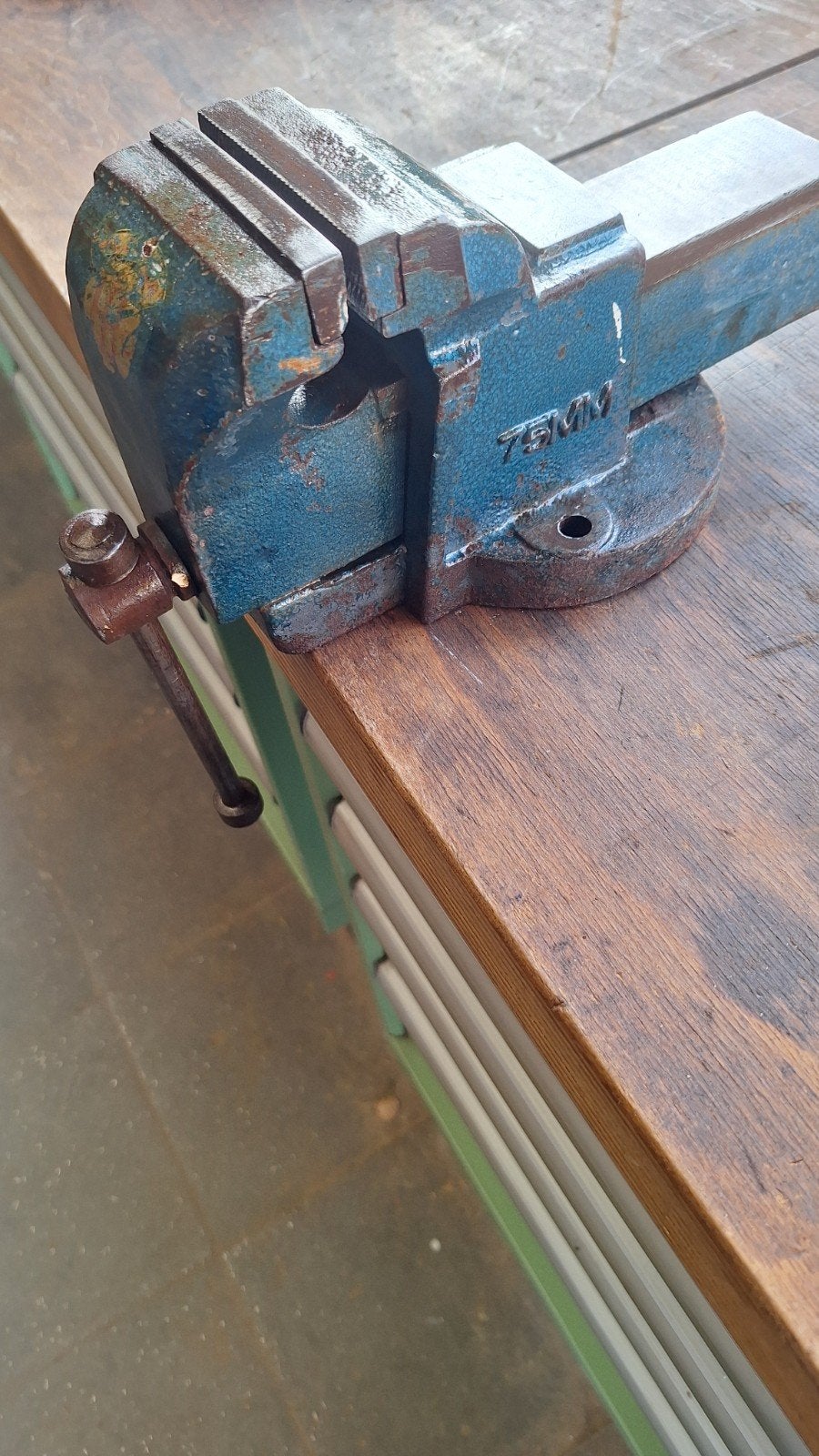 bankschroef  75 mm, Doe-het-zelf en Bouw, Ophalen, Zo goed als nieuw, Bankschroef