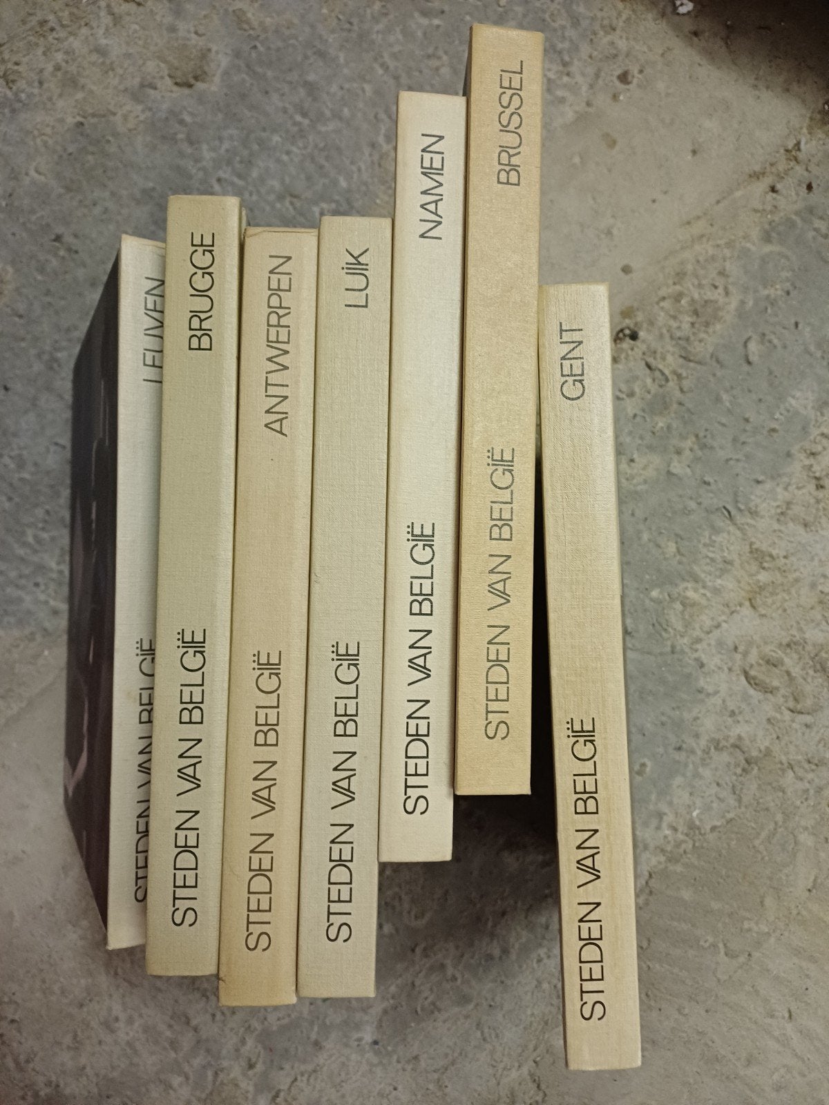 Steden van België, Boeken, Ophalen