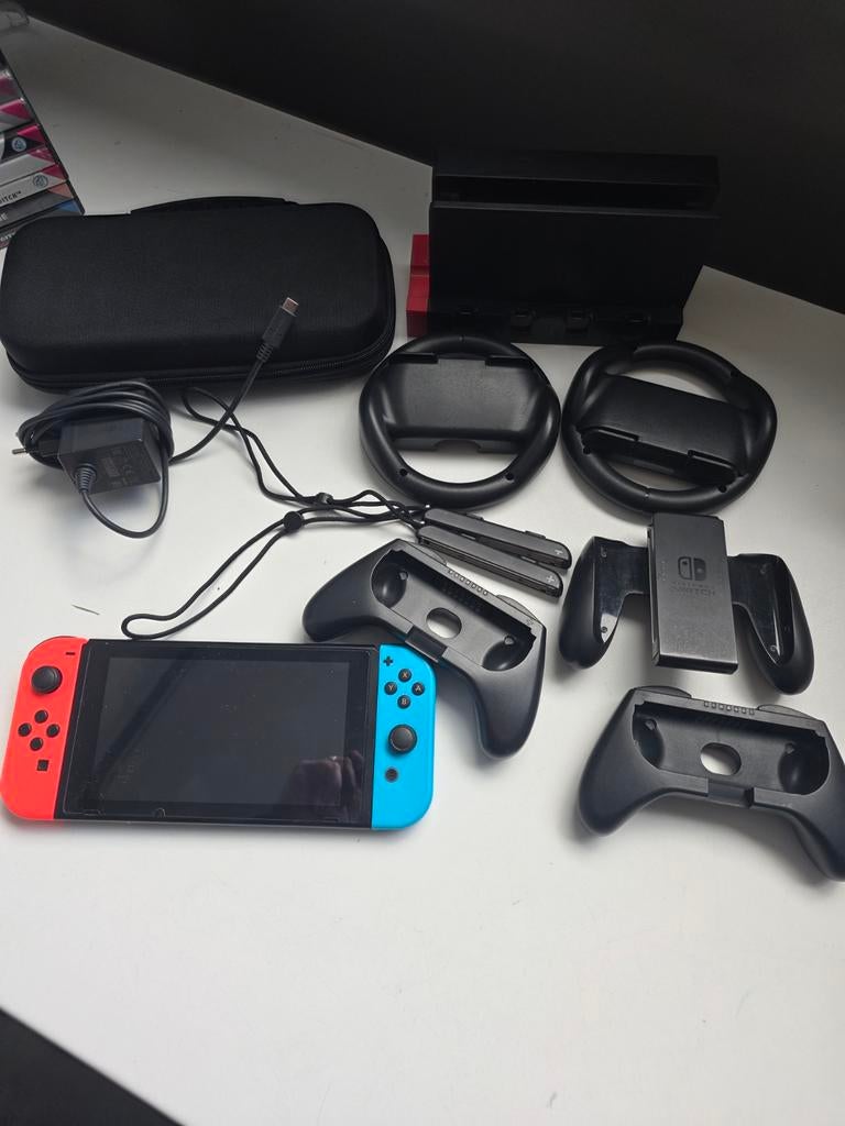 Console Nintendo switch 2017 complete, Consoles de jeu & Jeux vidéo, Enlèvement ou Envoi