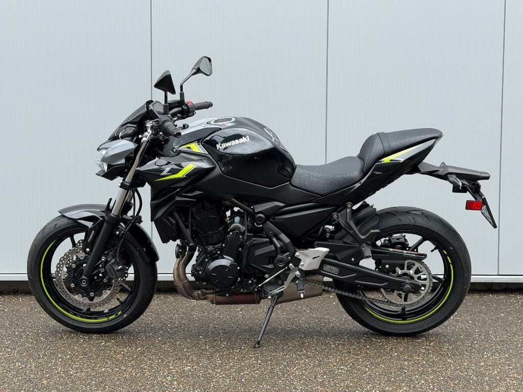 Kawasaki Z650/ABS/Excellent état ! /3 070 kilomètres - 2025, Permis Moto A, Entreprise, Plus de 35 kW, 2 cylindres