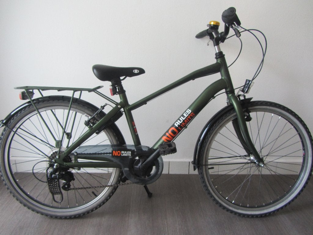Garçons magnifiques 24 pouces, 2 ans, 8-12 m,  pour l'école, Vélos & Vélomoteurs, Enlèvement, 24 pouces, Vitesses