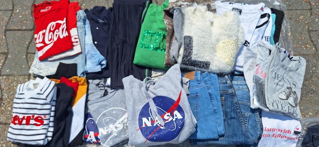 Mooi pakket meisjeskleding 8 - 10 jaar 30 stuks, Kinderen en Baby's, Ophalen