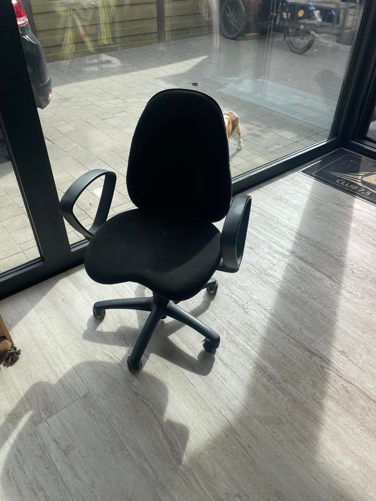 Chaise de bureau comme neuve, Maison & Meubles, Enlèvement, Comme neuf, Chaise de bureau