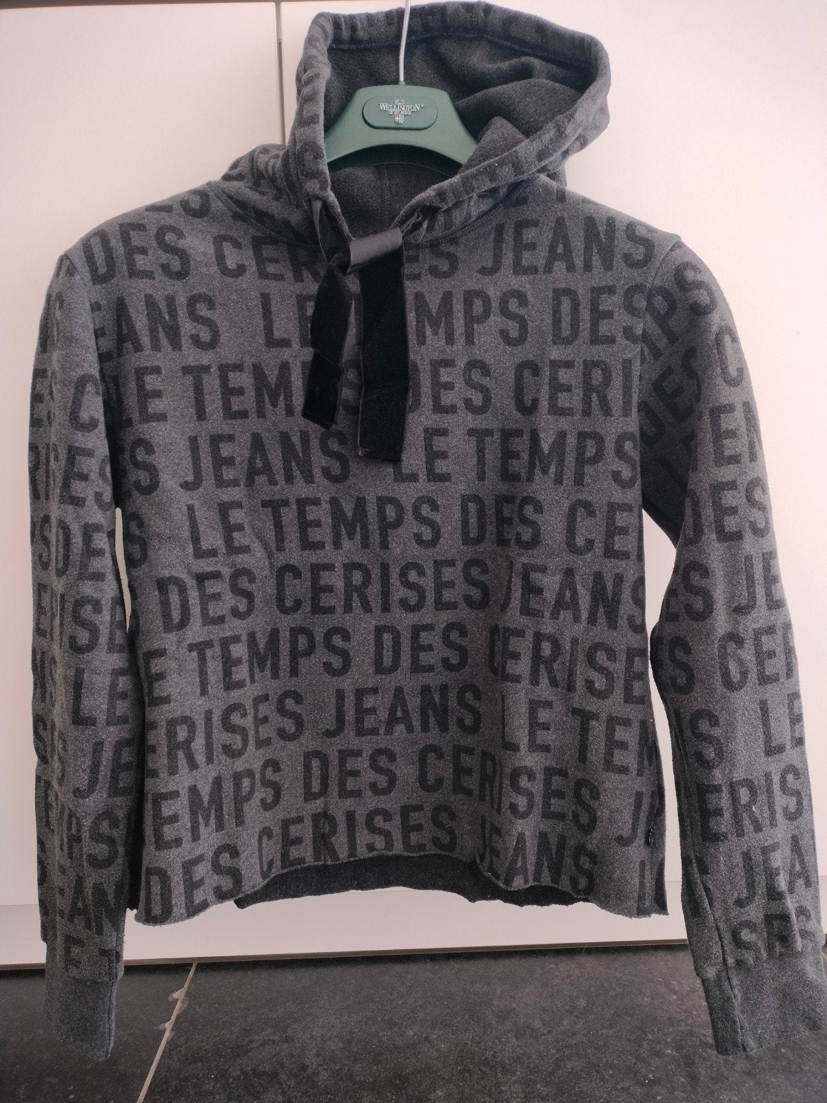 hoodie le temps des cerises maat S, Enlèvement ou Envoi, Taille 36 (S), Comme neuf, Le temps des cerises