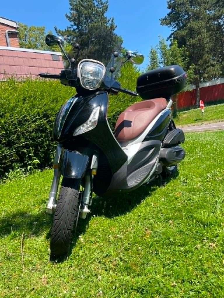 Piaggio Beverly S 350 ABS (2021) — Slechts 3.500 km, Motoren, Motoren | Piaggio, Particulier, Scooter, 12 t/m 35 kW, 1 cilinder