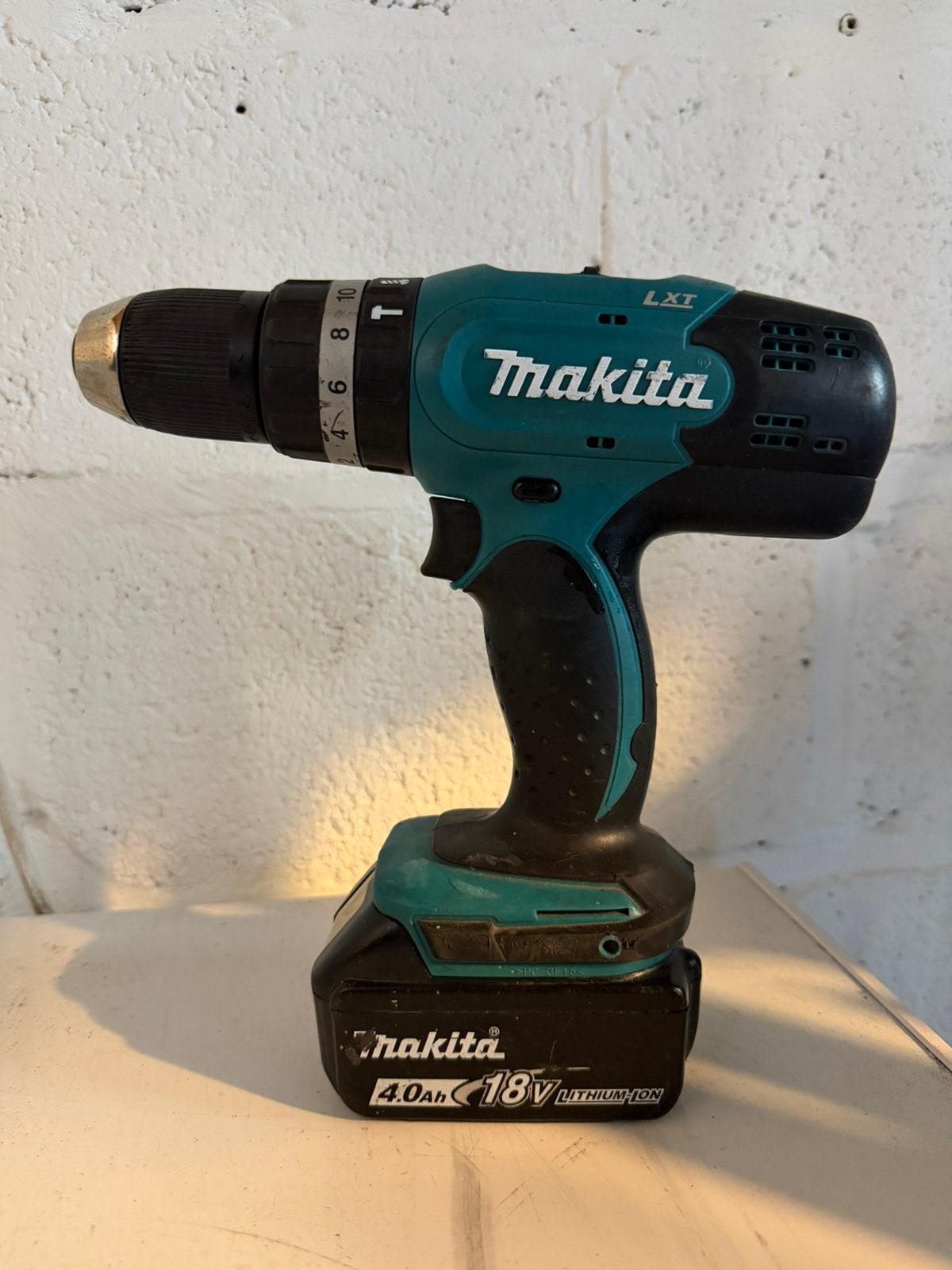 Makita DHP453 18V Accuboormachine + 4.0Ah Accu, Ophalen, 400 tot 600 watt, Klopboormechanisme, Zo goed als nieuw