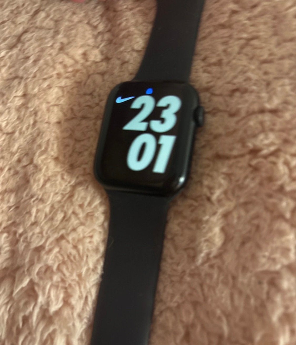 Apple watch 44 mm SE GPS 2 gen, Enlèvement ou Envoi, GPS, Comme neuf